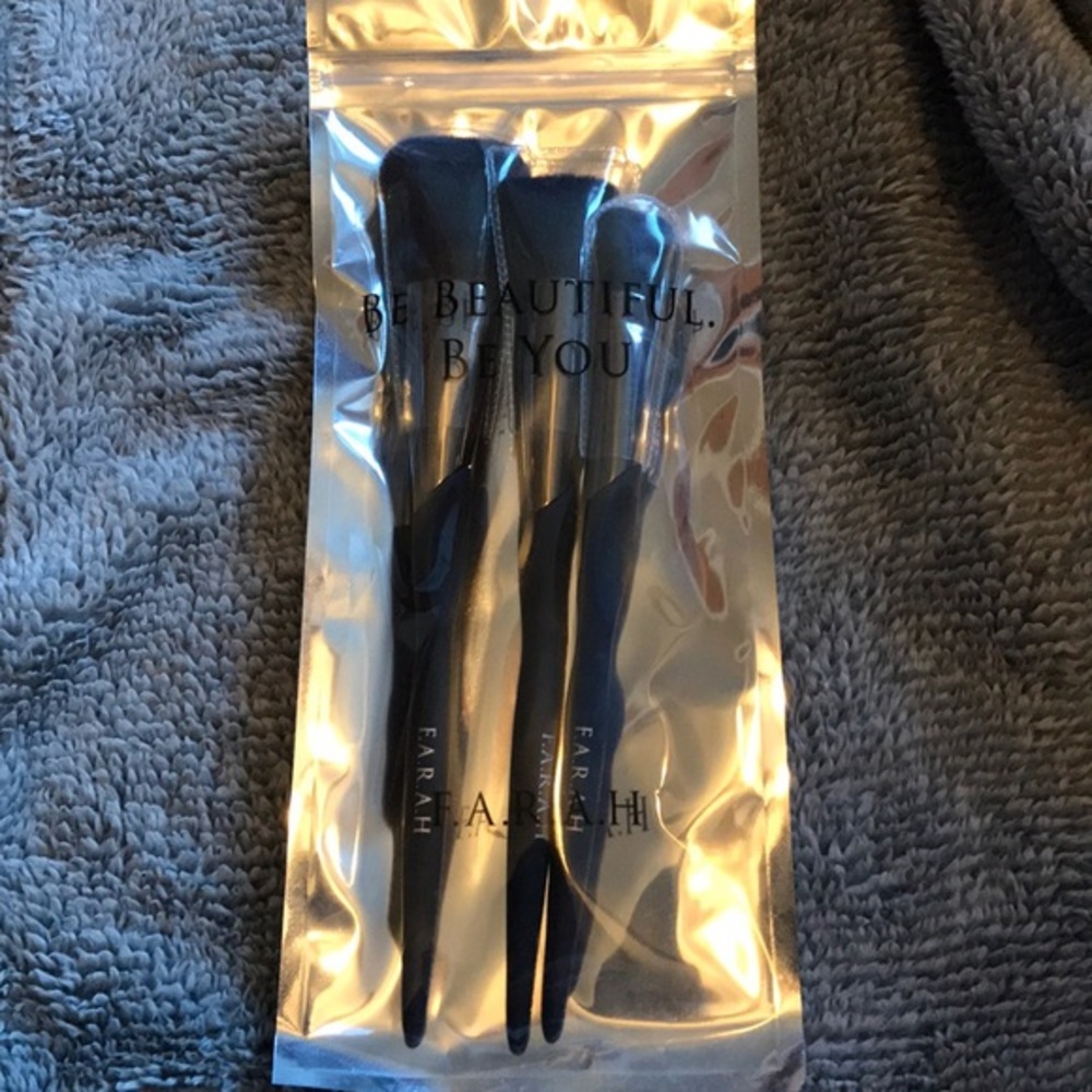 Set of 3 blending brushes. New